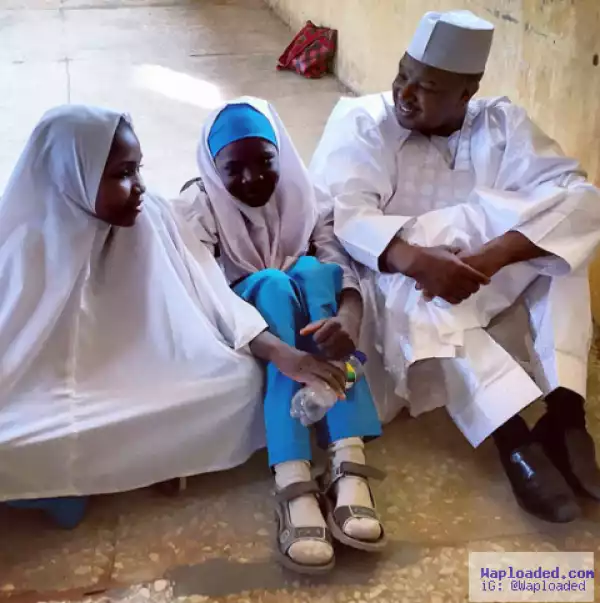 Photo: Kebbi Governor Sits On Bare Floor With Students After Fire Incident At Their School